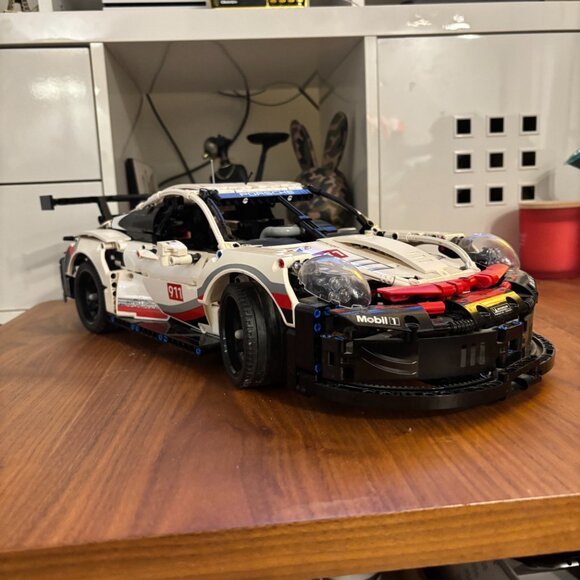 Lego technic 42096 porsche 911 rsr - Picture 2 of 3